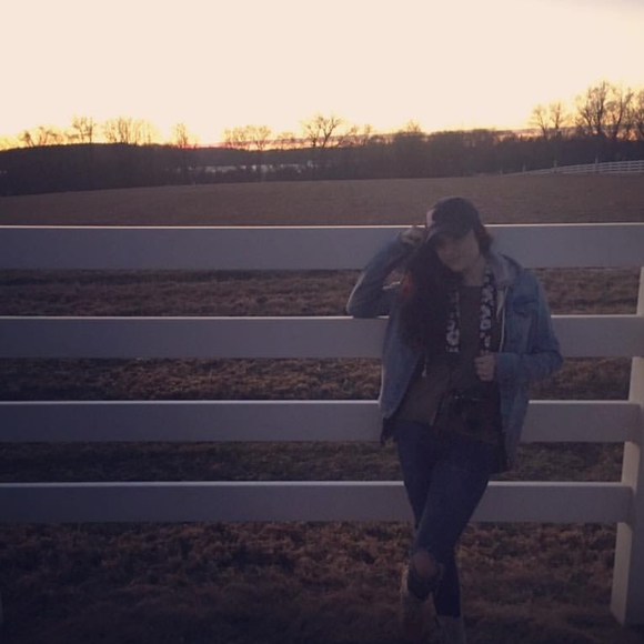 Meet your Posher, Kitty - Picture 2 of 3